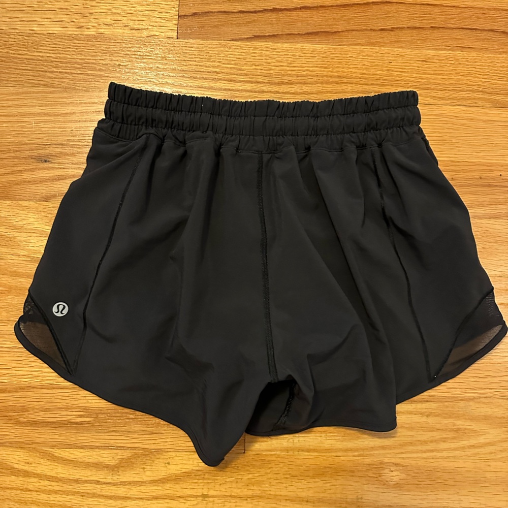 Lululemon Hotty Hot LR Short 4”